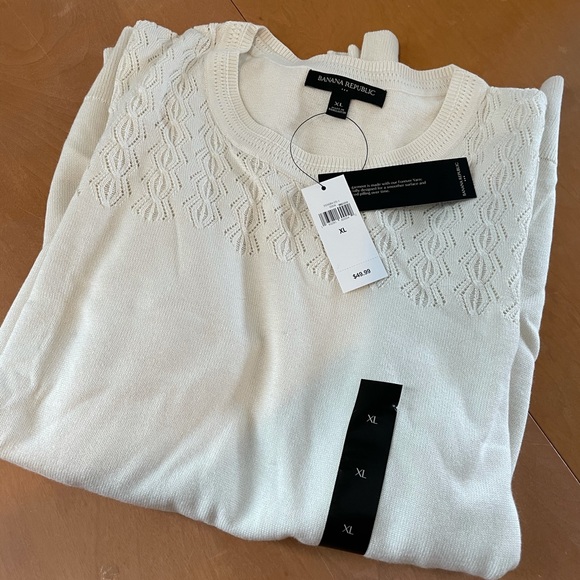 Banana Republic Sweaters - NWT Banana Republic cream detailed sweater